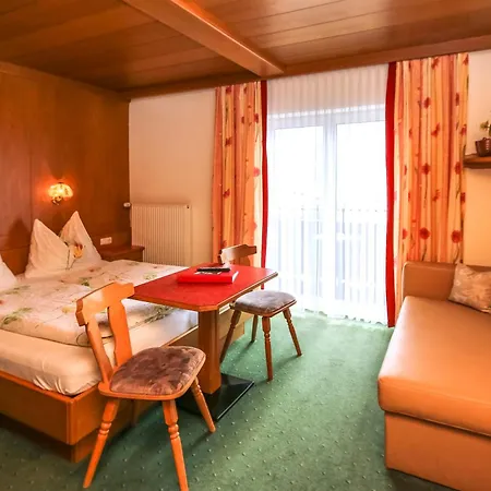 Alpenhotel Tauernstueberl Otel 3*