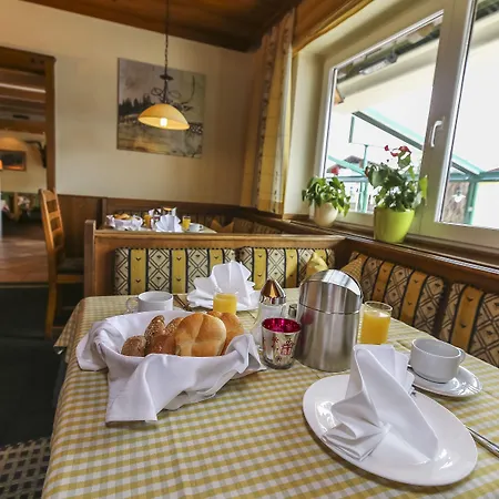 Alpenhotel Tauernstueberl 3* Zell am See