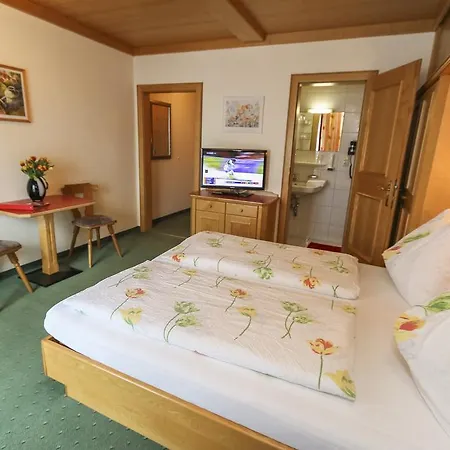Alpenhotel Tauernstueberl 3* Целль-ам-Зе