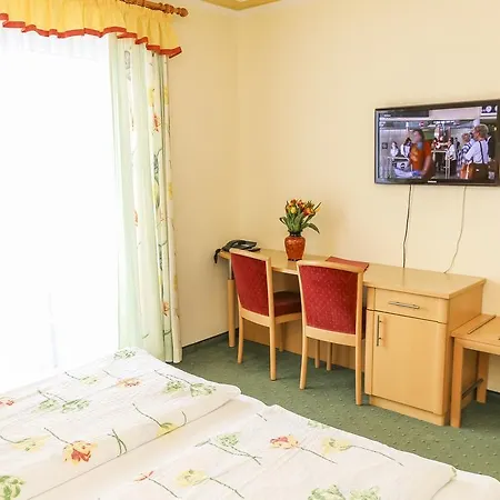 Alpenhotel Tauernstueberl 3*