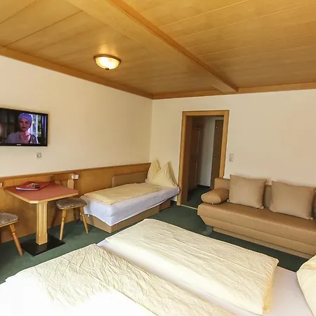 Alpenhotel Tauernstueberl 3* 젤암제