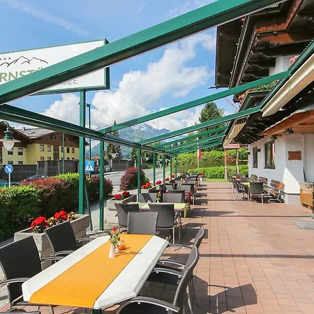 Alpenhotel Tauernstueberl 호텔 젤암제