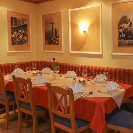 Alpenhotel Tauernstueberl 3* 젤암제