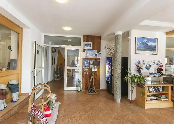 Alpenhotel Tauernstueberl 호텔 3*