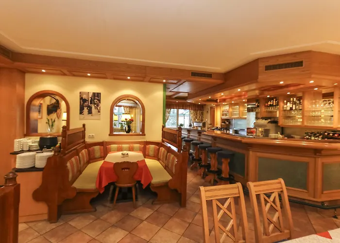 Alpenhotel Tauernstueberl 젤암제