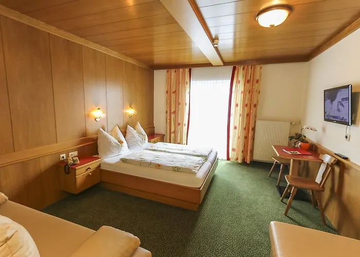 호텔 Alpenhotel Tauernstueberl 3*