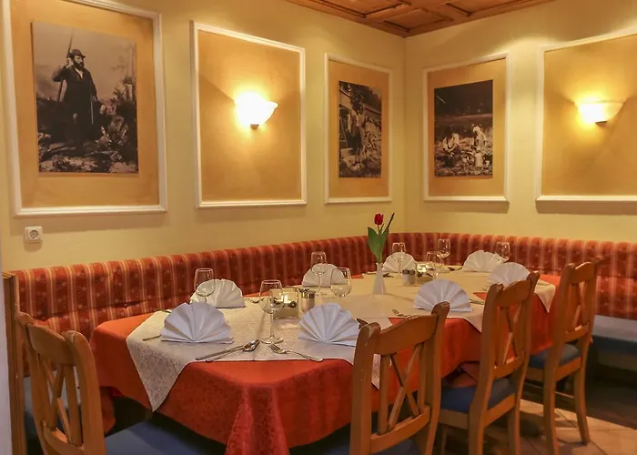 Alpenhotel Tauernstueberl 젤암제