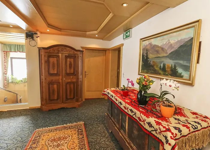 호텔 Alpenhotel Tauernstueberl 3*