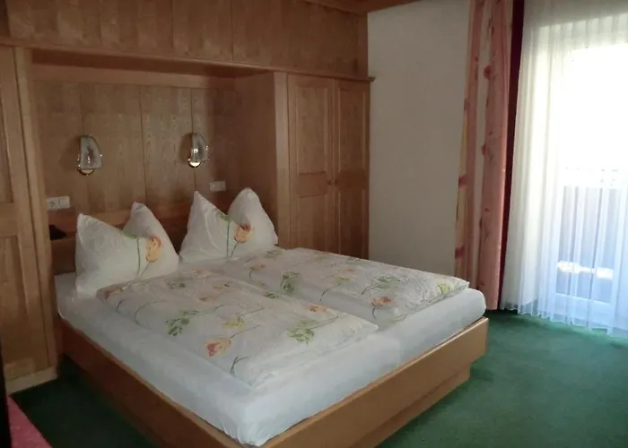 Alpenhotel Tauernstueberl 젤암제