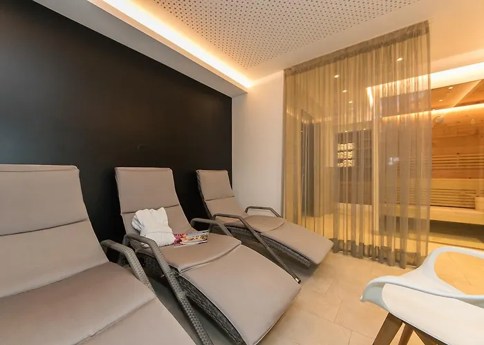 Alpenhotel Tauernstueberl 3* 젤암제