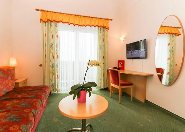 호텔 Alpenhotel Tauernstueberl 젤암제