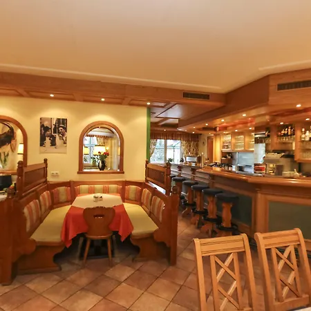 Alpenhotel Tauernstueberl Zell am See