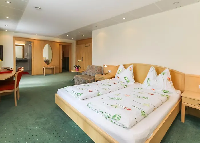 Alpenhotel Tauernstueberl 3*